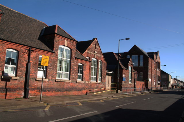 File:Former school in Heneage Road - geograph.org.uk - 3880764.jpg