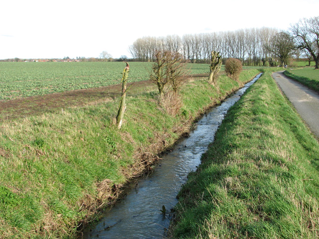 File:Full ditch beside Wash Lane - geograph.org.uk - 3846667.jpg