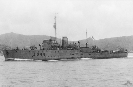 File:HMAS Castlemaine (awm 300528).jpg