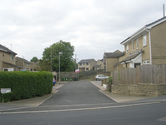 File:Harlington Court - Harlington Road - geograph.org.uk - 1492916.jpg