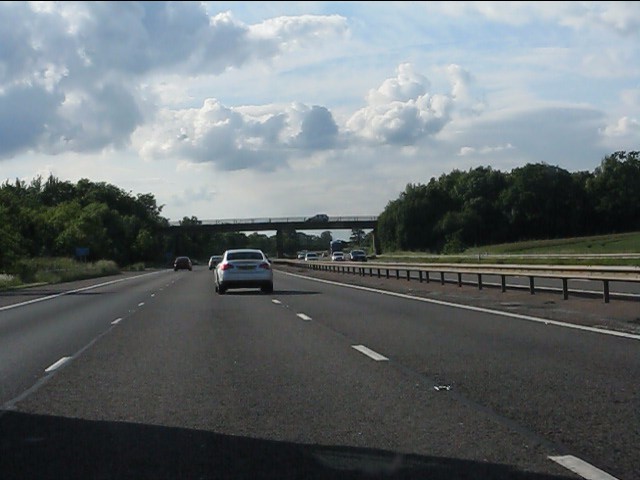 File:M40 motorway - minor road bridge near Avon Dassett - geograph.org.uk - 3025578.jpg