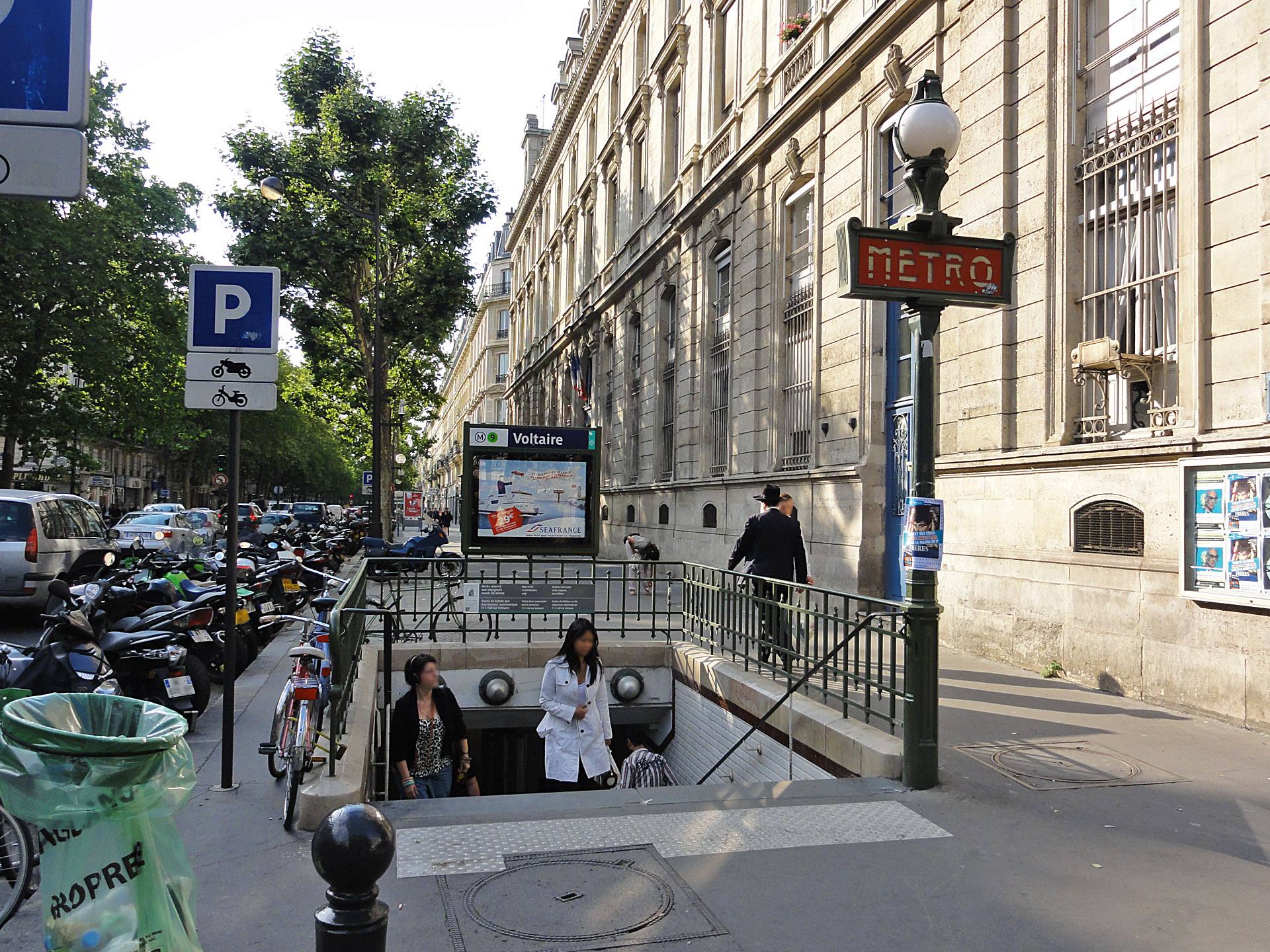 File:Metro de Paris - Ligne 9 - Voltaire  - Wikimedia Commons