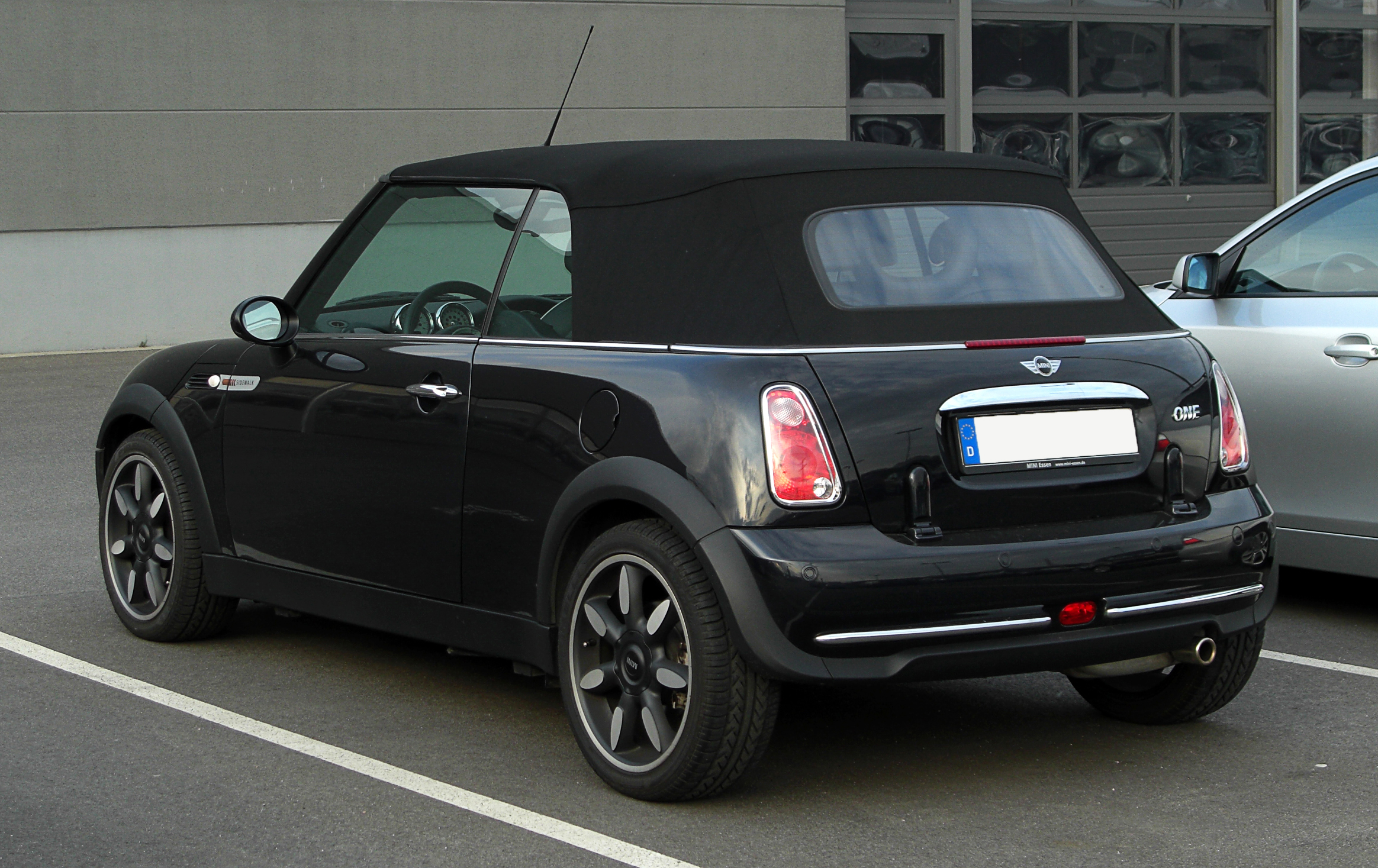 File:Mini One Cabriolet Sidewalk (R52) – Heckansicht, 16. April