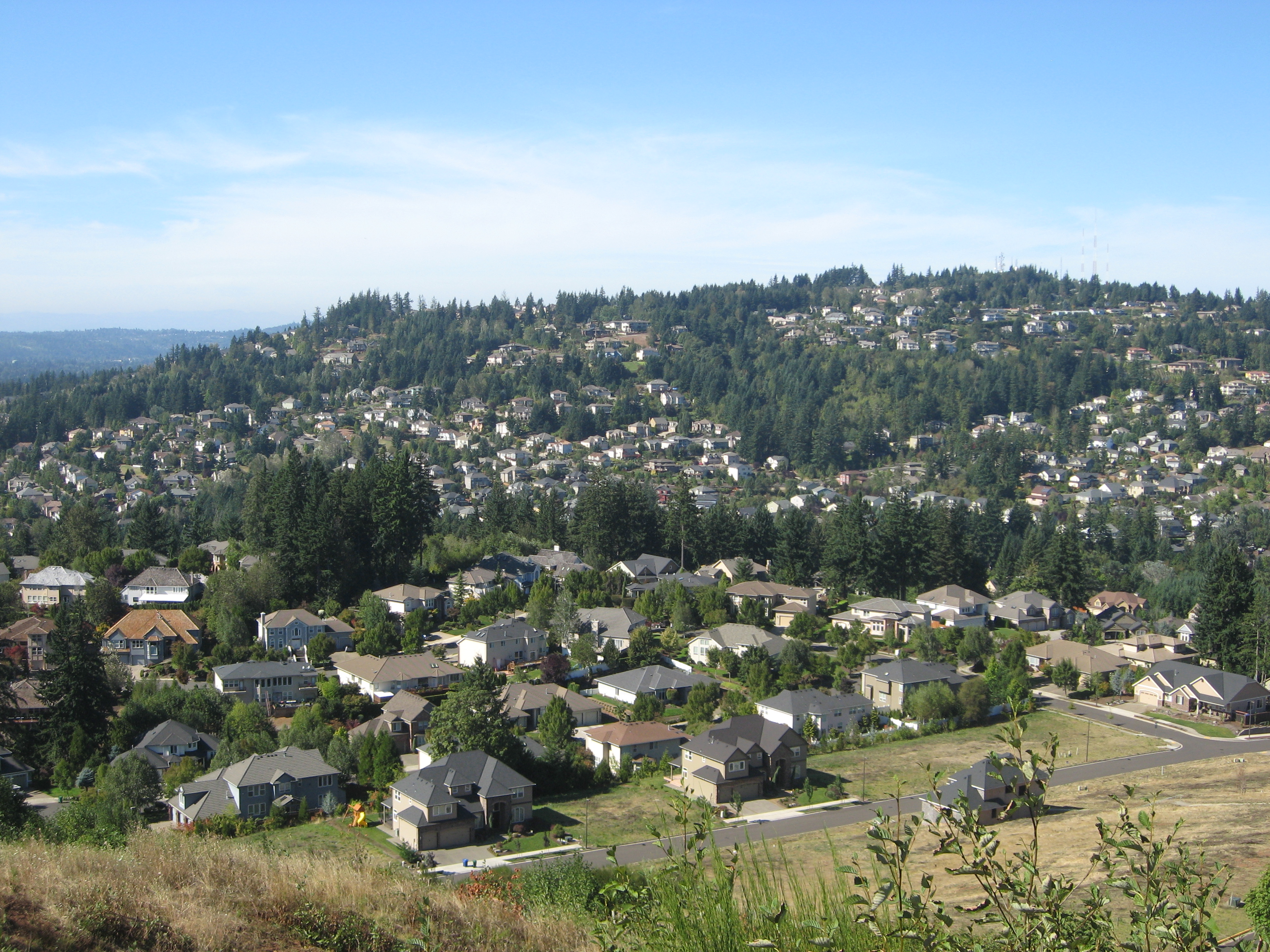 File:Mount Scott and Happy Valley.jpg - Wikimedia Commons