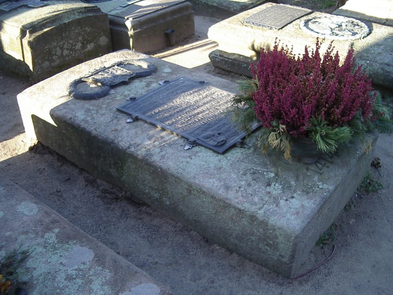 File:Nuremberg Johannis Grave Willibald Pirckheimer f se.jpg