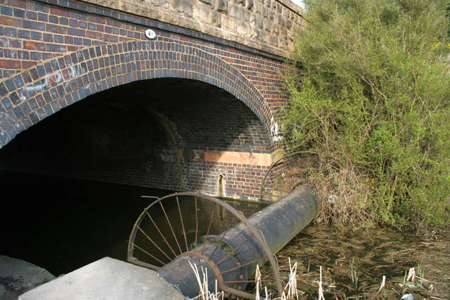 File:Obstruction at Gamston Bridge - geograph.org.uk - 1801594.jpg