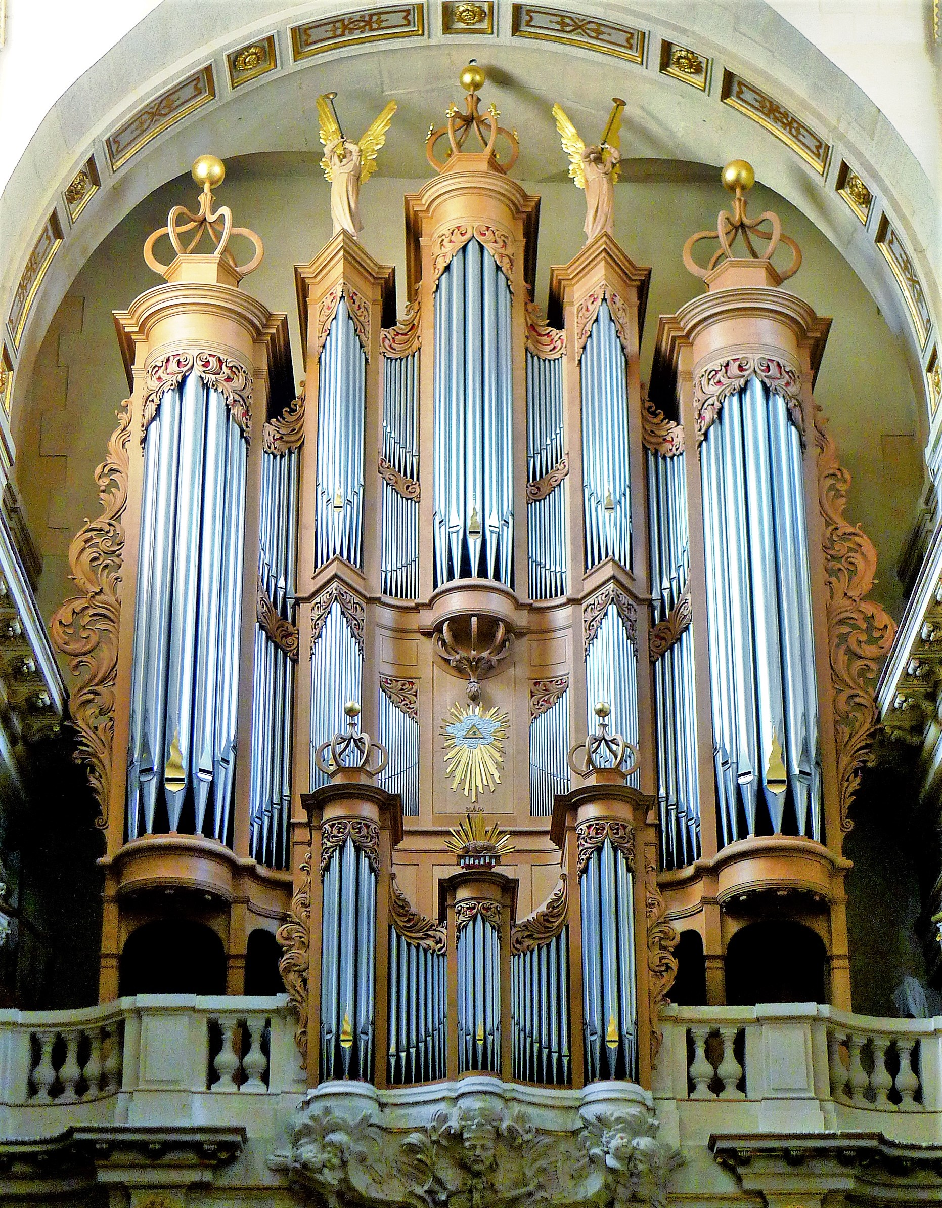 File:P1100243 Paris IV église Saint-Louis-en-l&#39;Ile orgue rwk.JPG - Wikimedia Commons