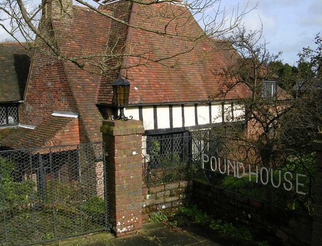 File:Pound House, Udimore - geograph.org.uk - 354628.jpg