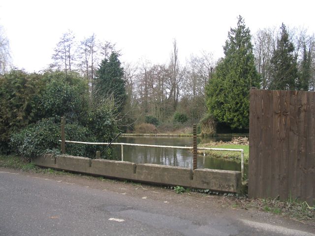 File:River Test in January, above the sluices - geograph.org.uk - 672282.jpg