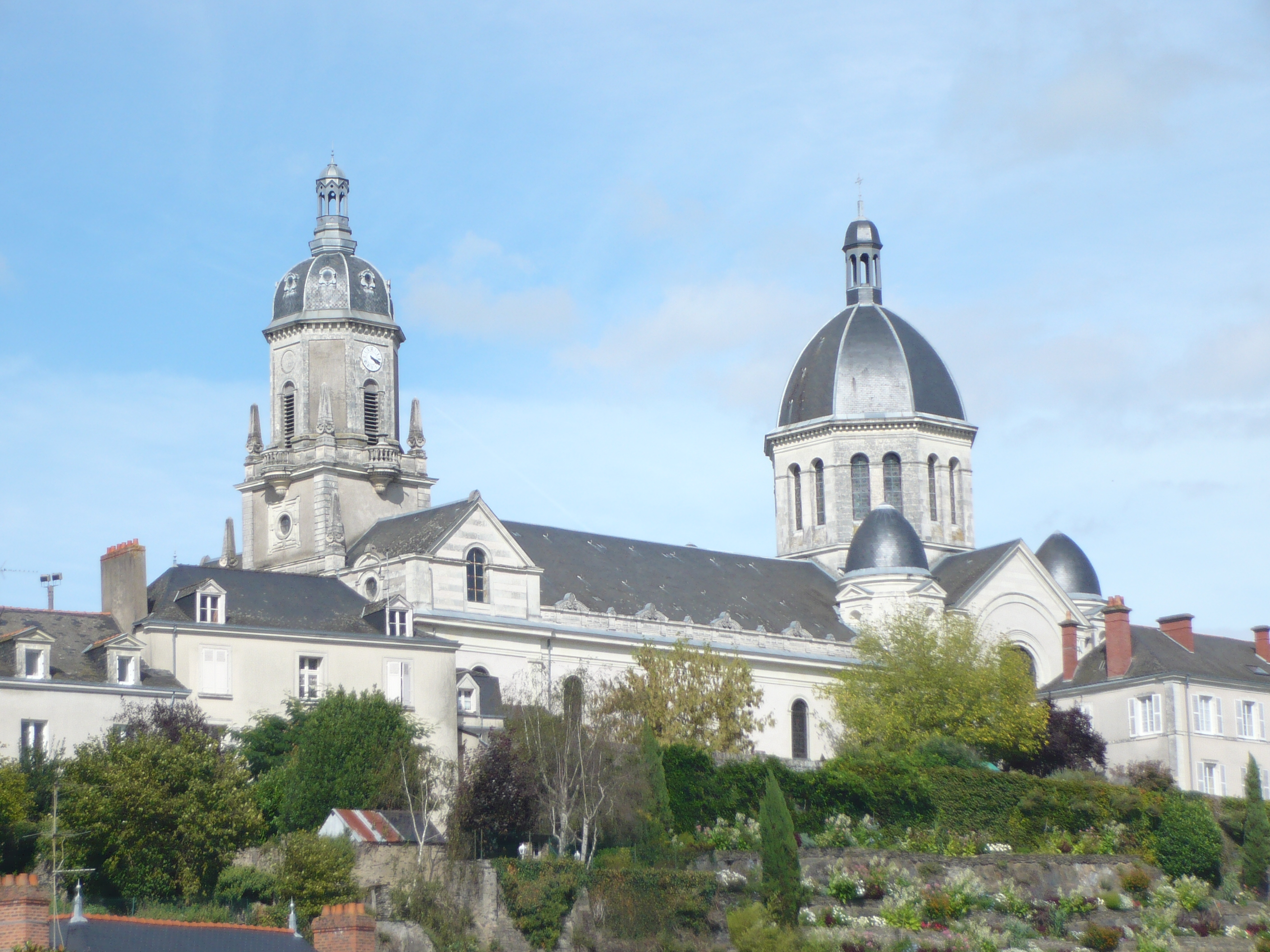 ÉGLISE SAINTE-MADELEINE - SEGRÉ  France Pays de la Loire Maine-et-Loire Segré-en-Anjou Bleu 49500