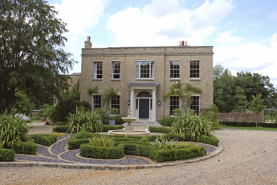 File:Shortmead House-front.jpg