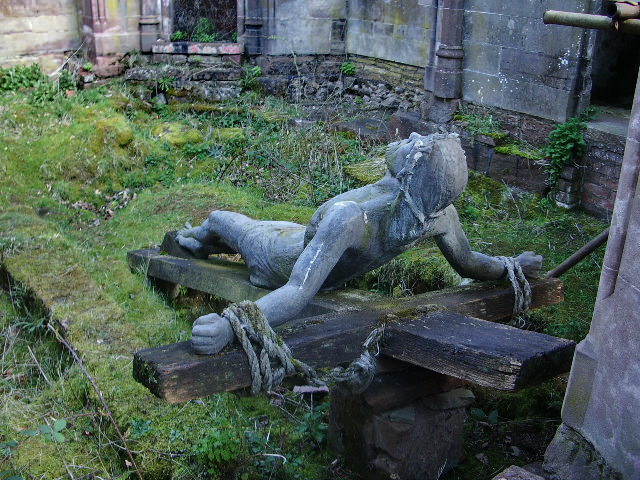 File:Statue of Christ - geograph.org.uk - 803392.jpg