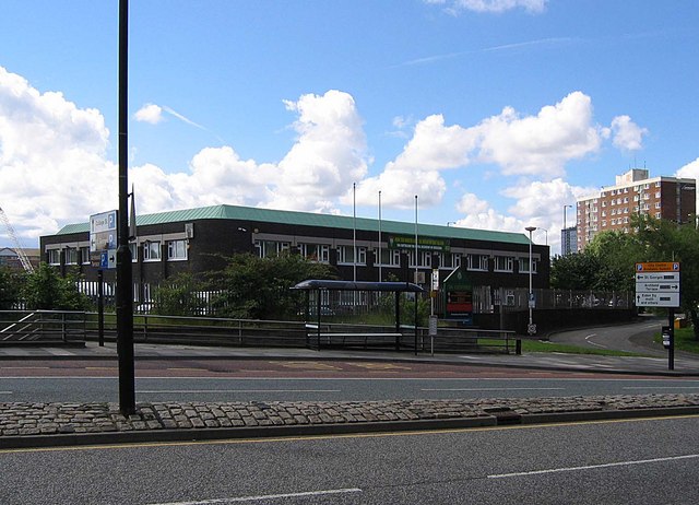 File:Territorial Army Centre - geograph.org.uk - 490608.jpg