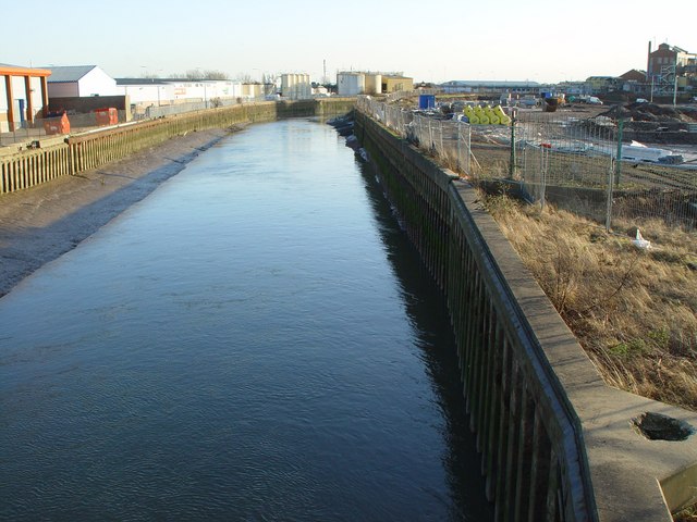 File:The River Hull - geograph.org.uk - 652301.jpg