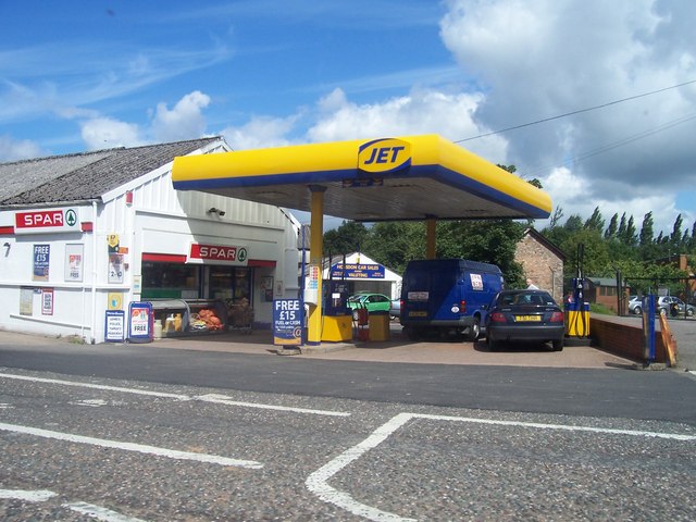 File:Tiverton - Jet, Spar & Horsdon Garage - geograph.org.uk - 1224912.jpg