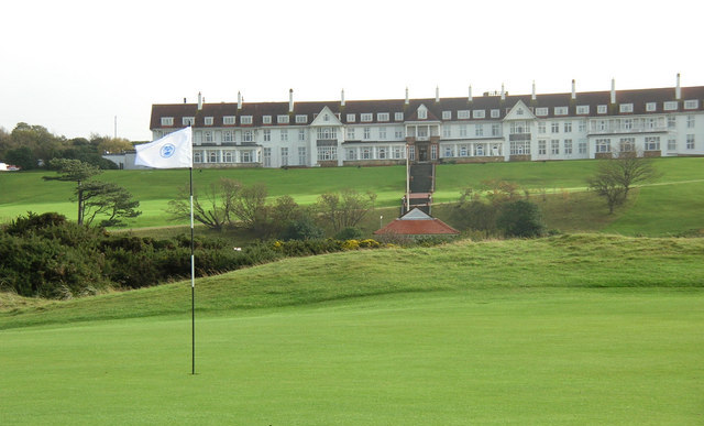 File:Turnberry Hotel (cropped).jpg