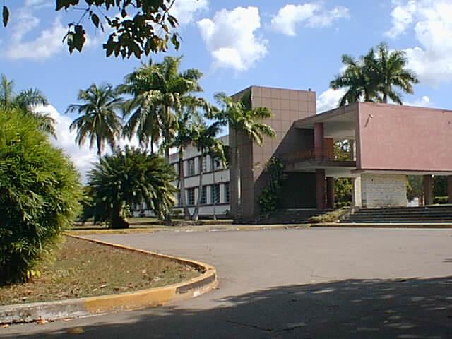 File:University of Las Villas, admin building.jpg