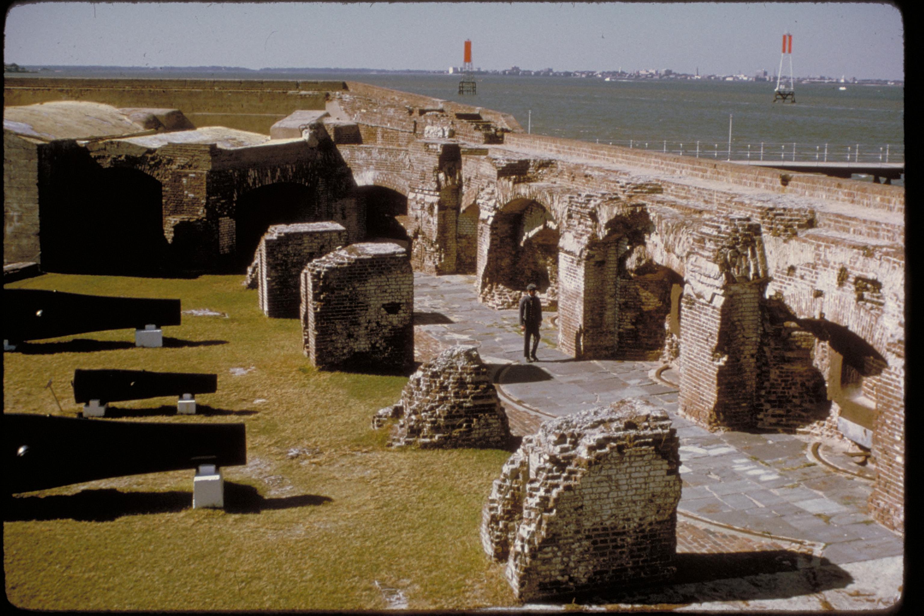 are dogs allowed at fort sumter national monument south carolina