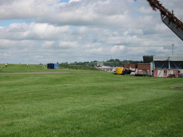 File:Westland's Airfield - geograph.org.uk - 436892.jpg