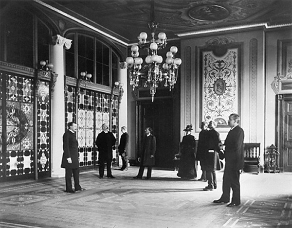 File:White House entrance-hall Tiffany screen 1882.jpg