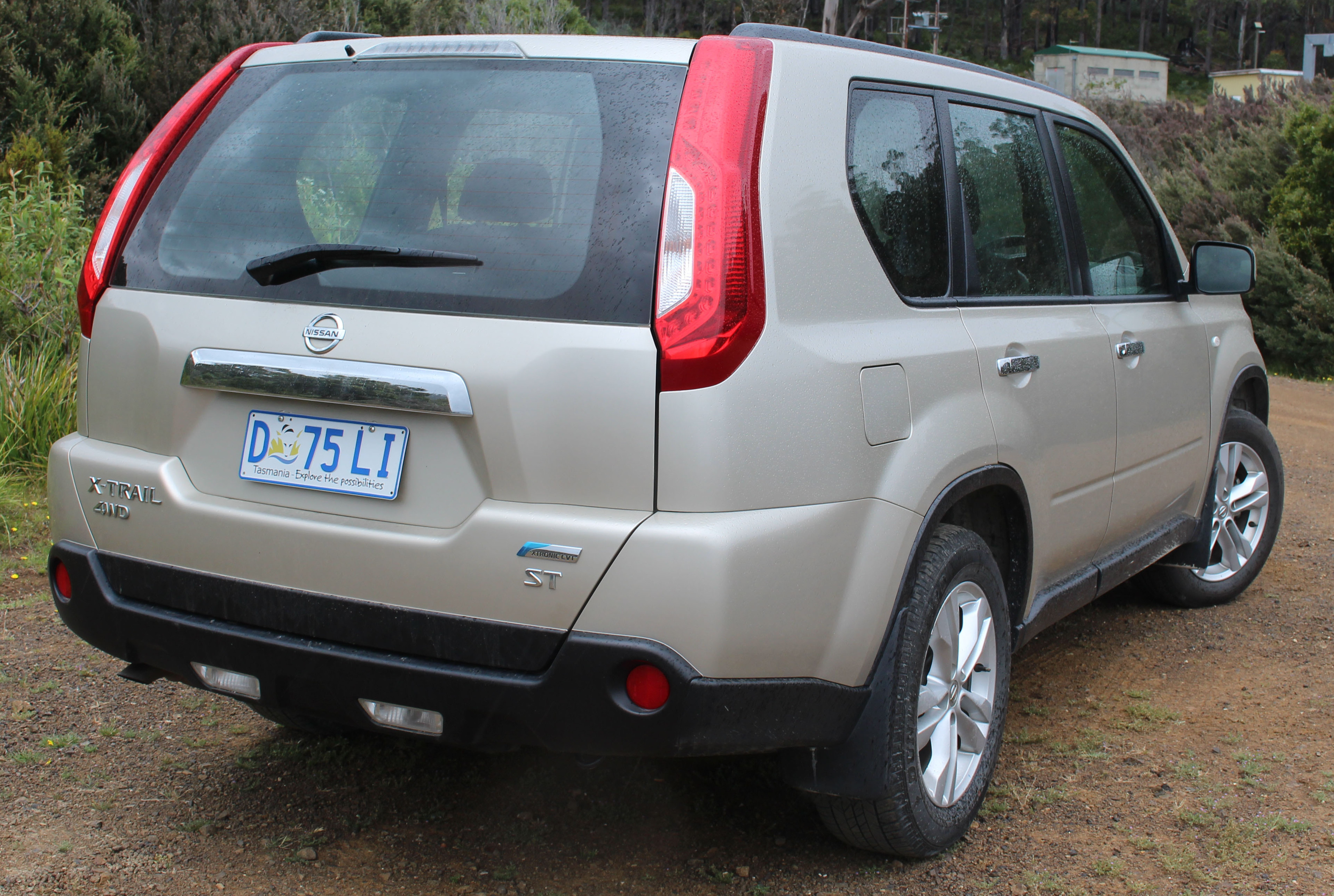 Писк сзади nissan x trail t31