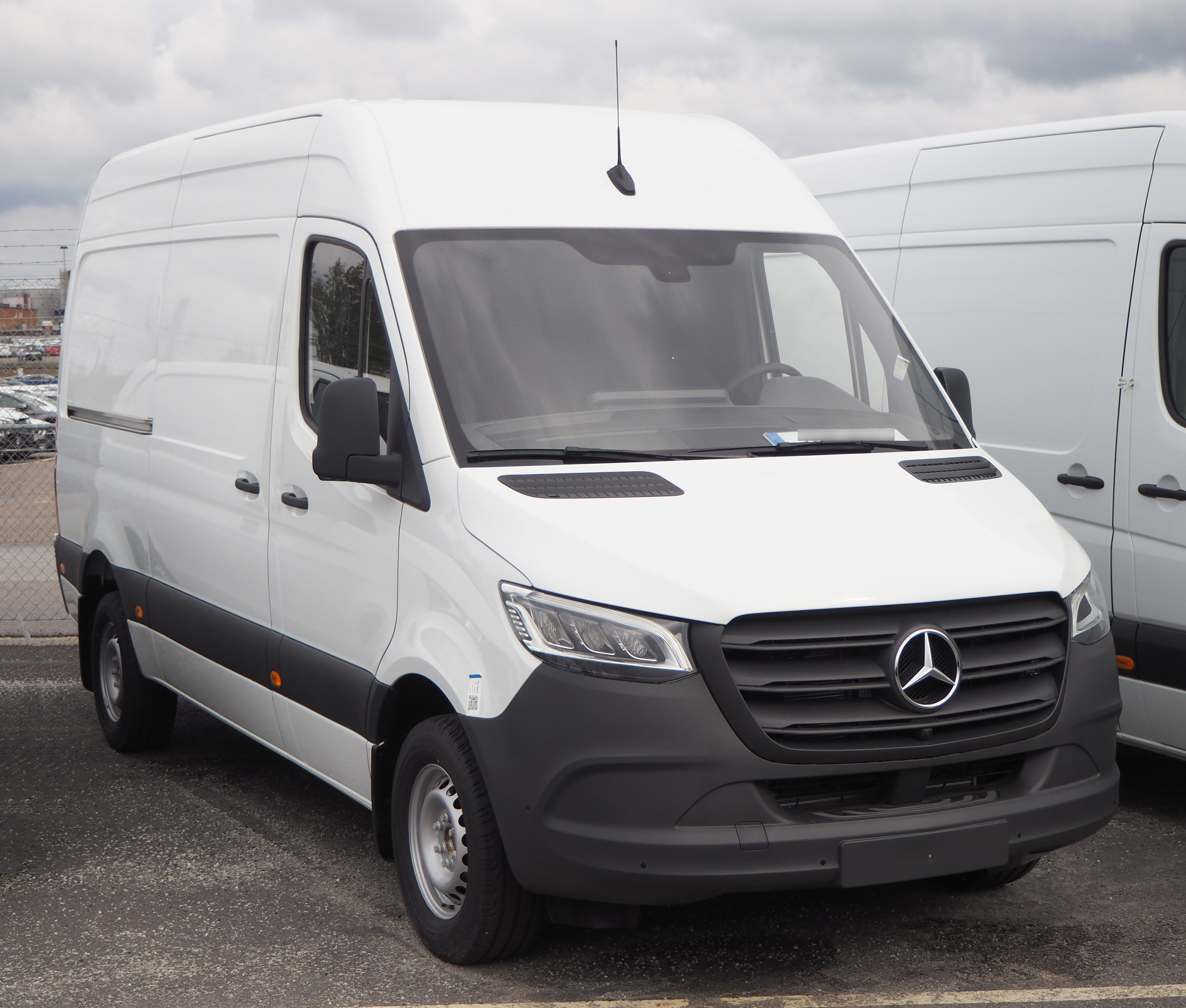 File:2018 MB Sprinter 2 (cropped).jpg - Wikimedia Commons