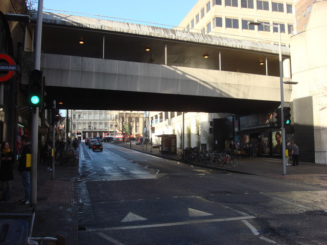 File:A200, Duke Street Hill - geograph.org.uk - 1135621.jpg