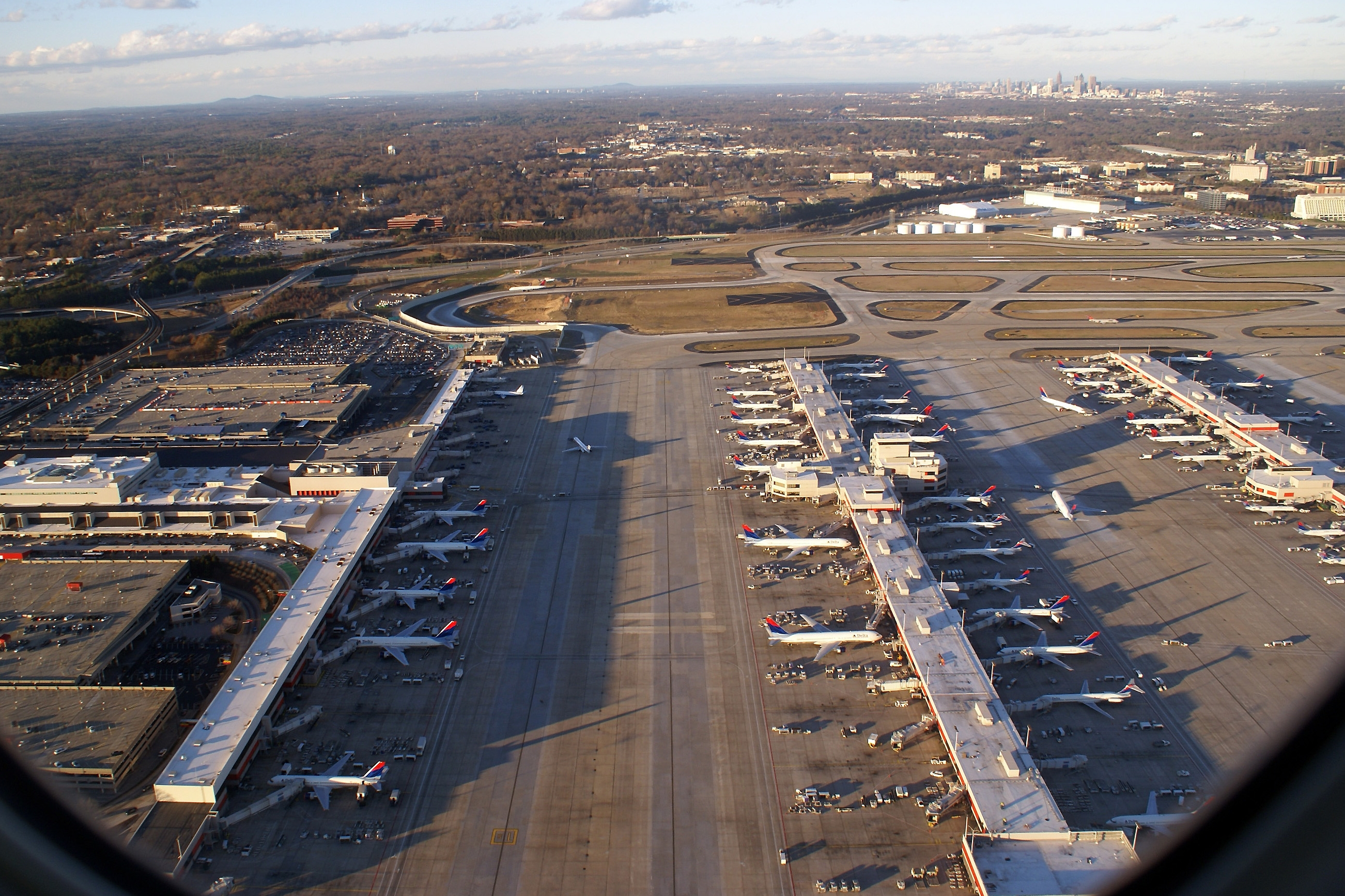 Airport usa. Международный аэропорт Хартсфилд-Джексон Атланта. Международный аэропорт Хартсфилд-Джексон, Атланта (США). Аэропорт Хартсфилда-Джексона, Атланта (ATL). Международный аэропорт Атланты Хартсфилд-Джексон (ATL).