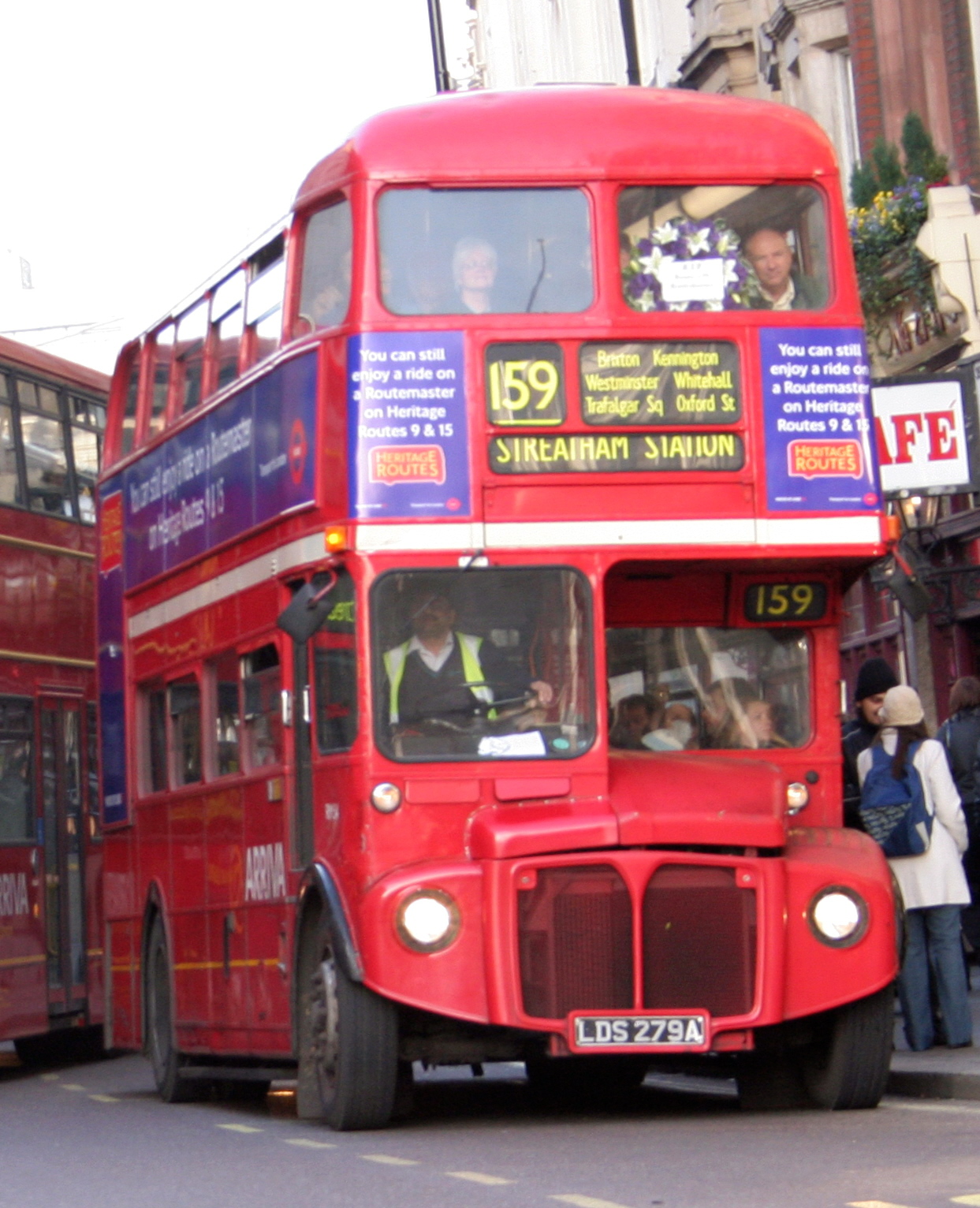 Covent Garden London Bus Clock LS16 