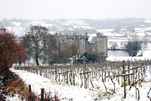 File:Bodiam Castle - geograph.org.uk - 1146519.jpg