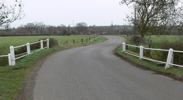 File:Bridge across Austen Dyke - geograph.org.uk - 1242314.jpg