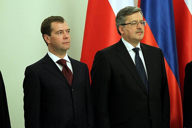 File:Bronisław Komorowski and Dmitry Medvedev 01 - 20101206.jpg