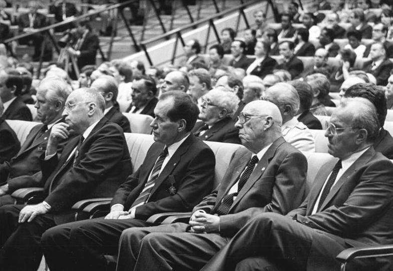 File:Bundesarchiv Bild 183-1987-1023-045, Berlin, 750-Jahr-Feier, Staatsakt, Teilnehmer.jpg