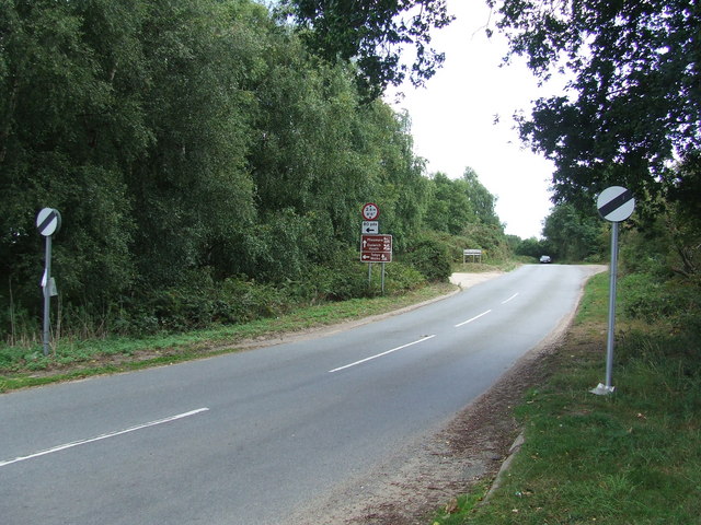 File:Entrance To Toby Walks - geograph.org.uk - 1442352.jpg