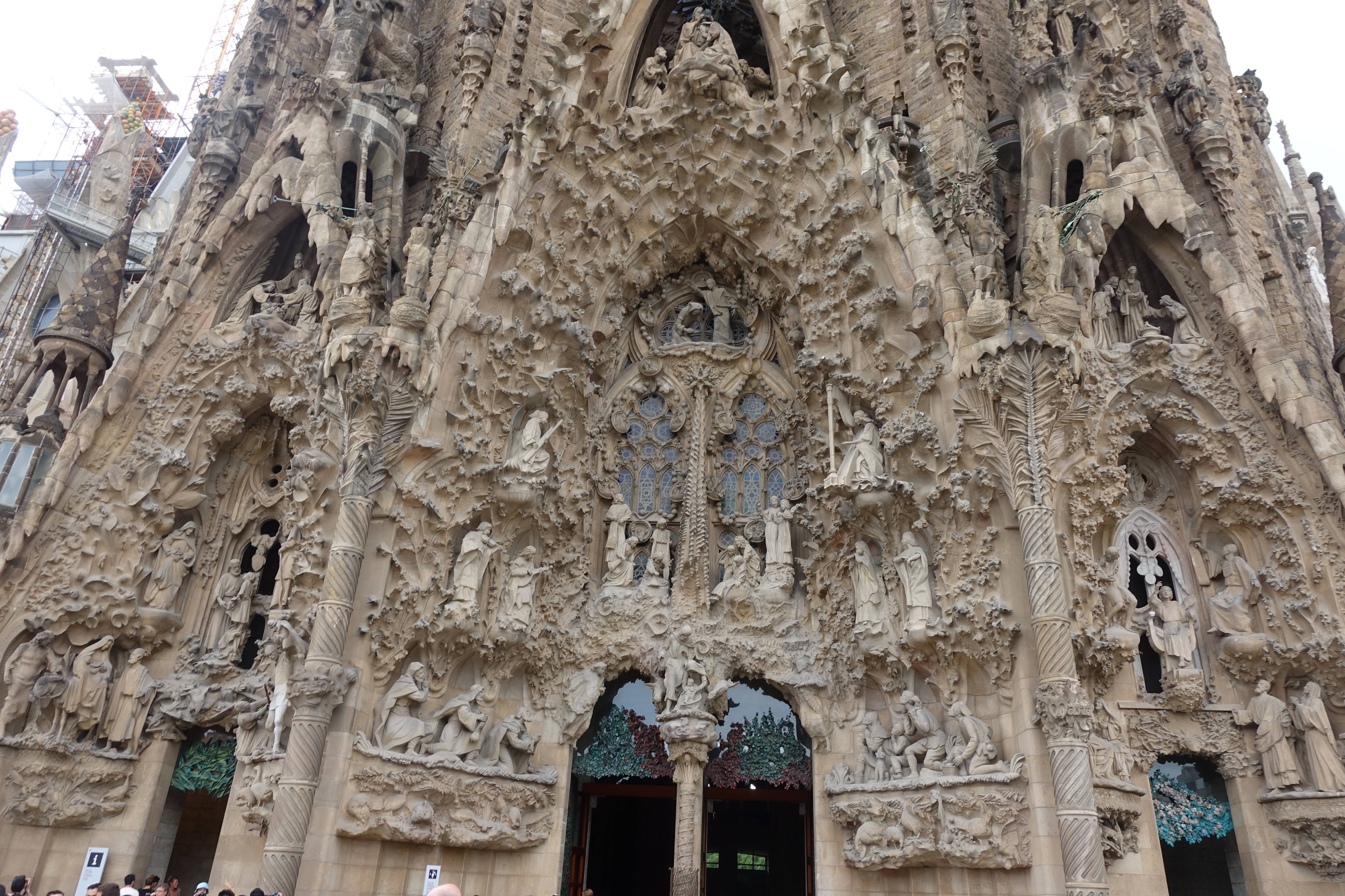 File Exterior Of The Sagrada Familia 5 Jpg Wikimedia Commons