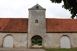 FOSSEUX-Un porche-pigeonnier typique de la région/Photo Jean-Claude GRENIER