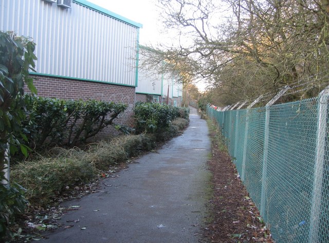 File:Footpath alongside the railway - geograph.org.uk - 1133096.jpg