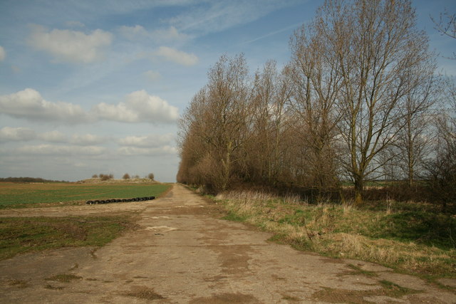 File:Former Main Runway RAF Desborough - geograph.org.uk - 1530220.jpg