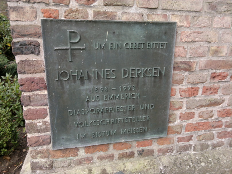 Grab von Johannes Derksen in Hamminkeln-Marienthal bei Wesel.