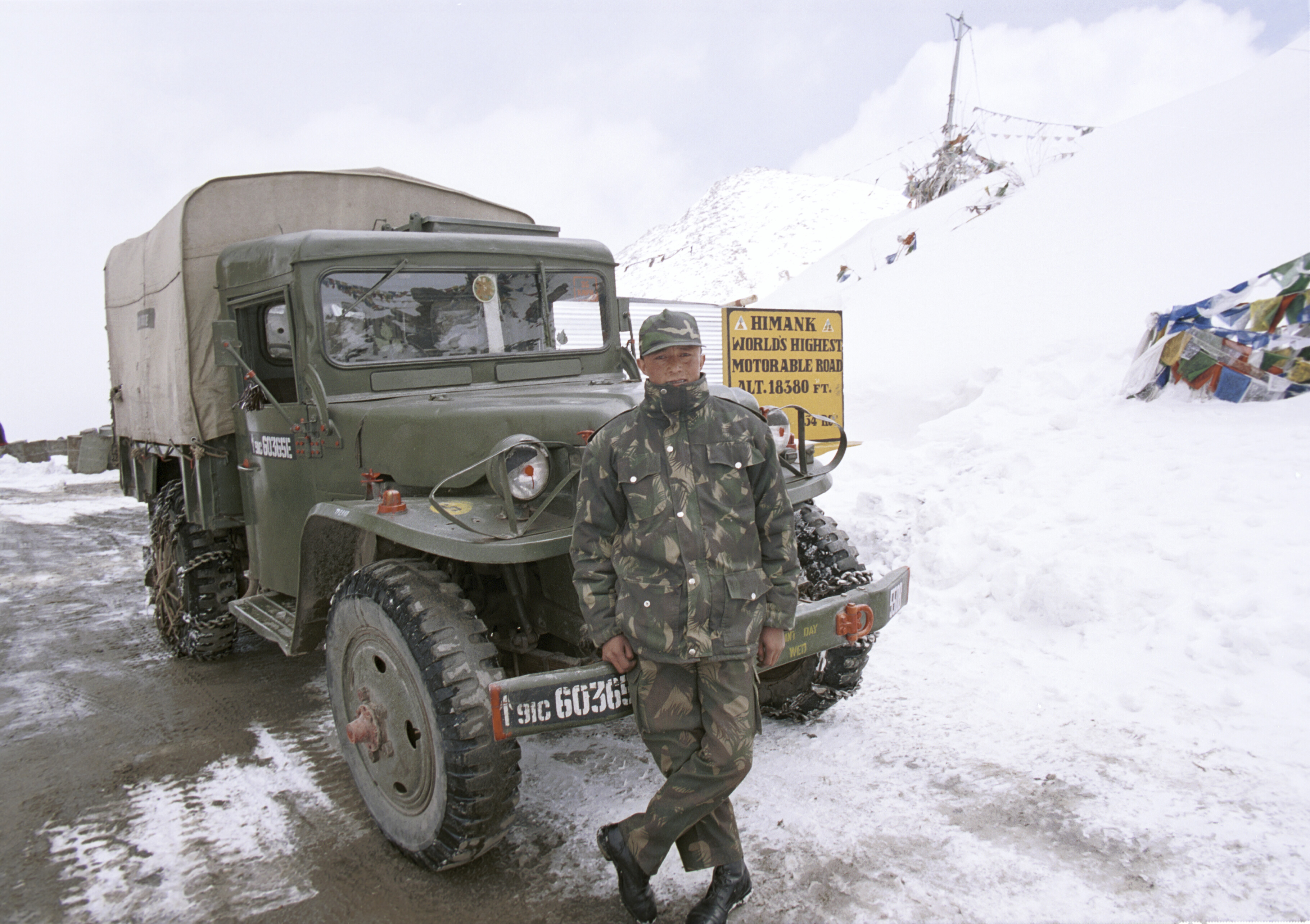 File:Khardung La ladakh 001.jpg - Wikimedia Commons