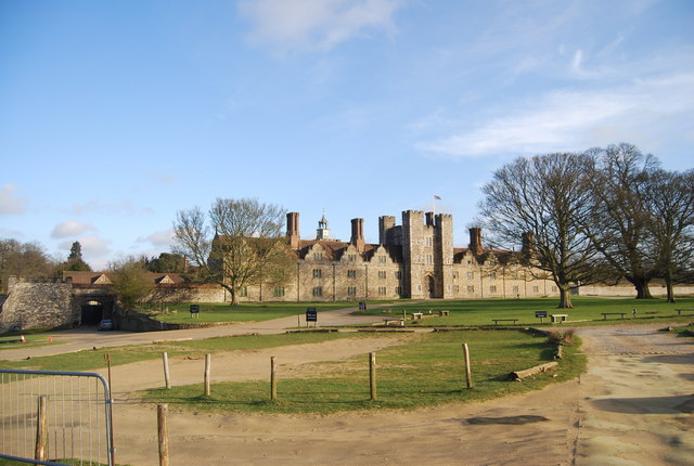 File:Knole House - geograph.org.uk - 2943845.jpg