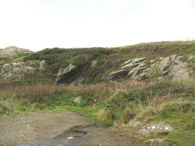 File:Old quarry by Ty'n Twll - geograph.org.uk - 1038718.jpg