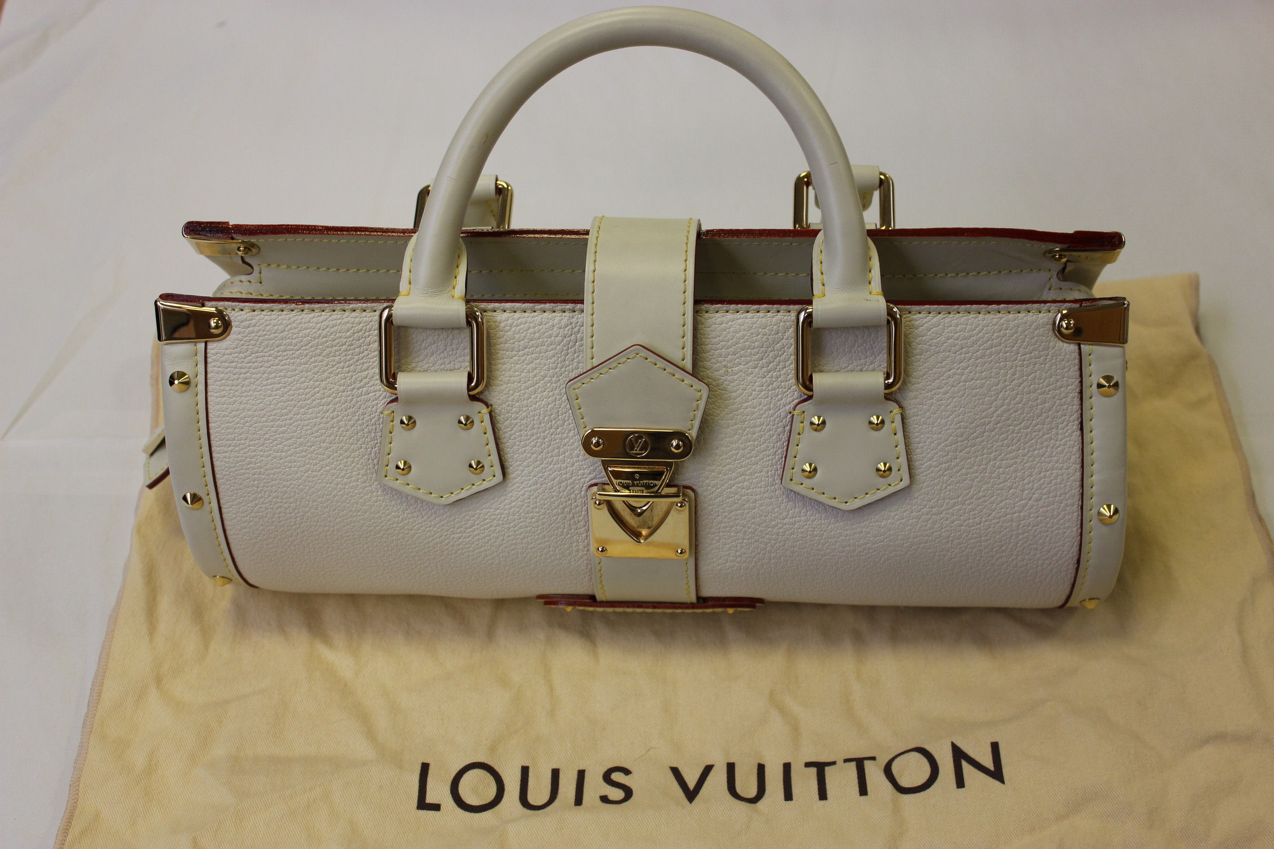 File:Op Gemini - Louis Vuitton bag (12517670914).jpg - Wikimedia Commons