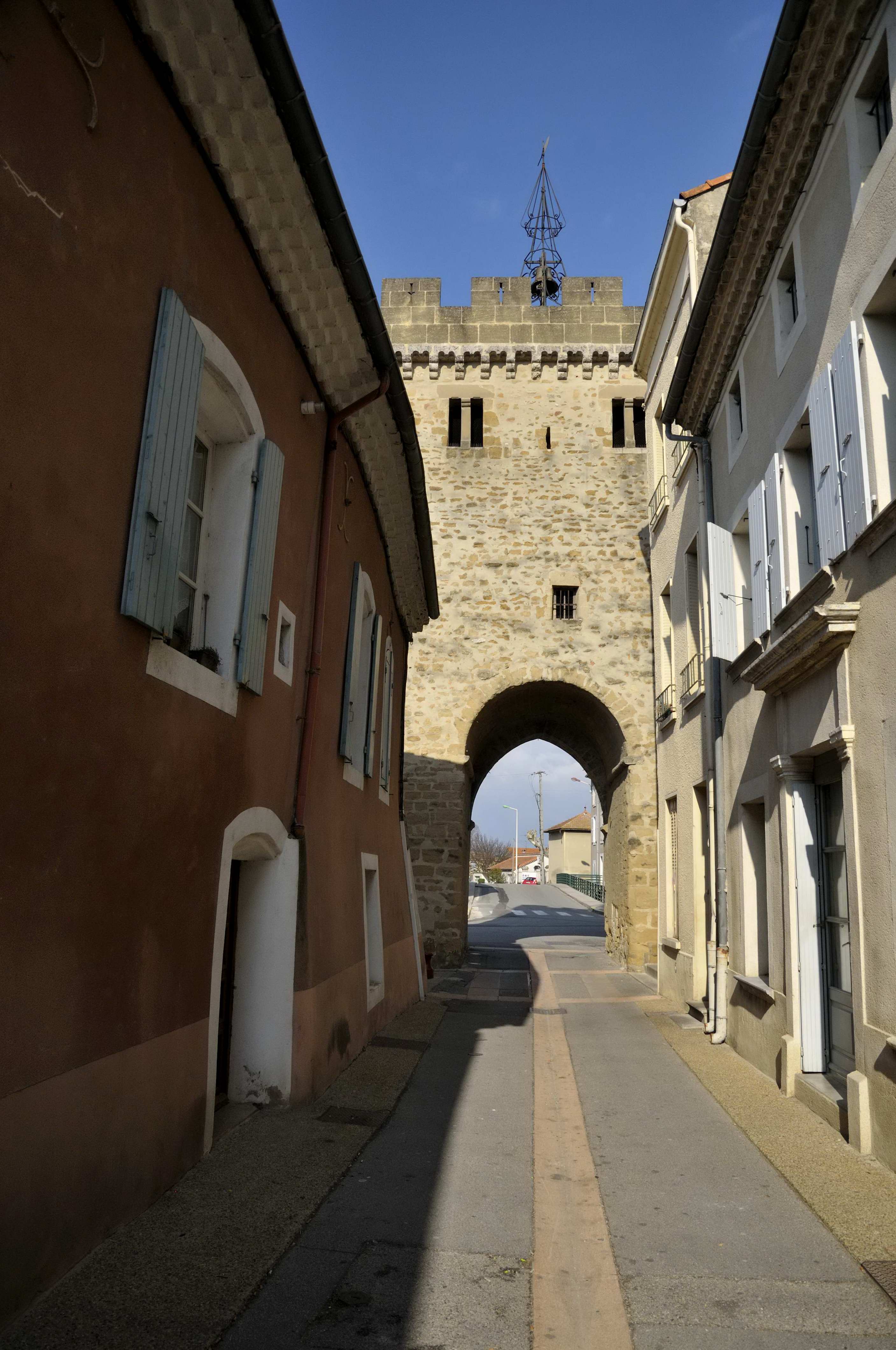 File Porte fortifi es de Beaumont les valence.jpg Wikimedia Commons