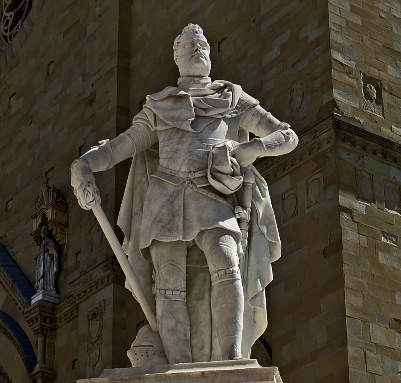 File Statue of Ferdinando I de Medici. Arezzo Italy.jpg