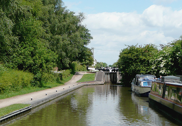 The Coventry Canal at Tamworth, Staffordshire - geograph.org.uk - 1162355