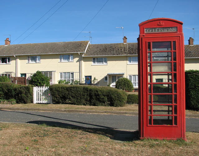 File:The Gardens - geograph.org.uk - 1505325.jpg