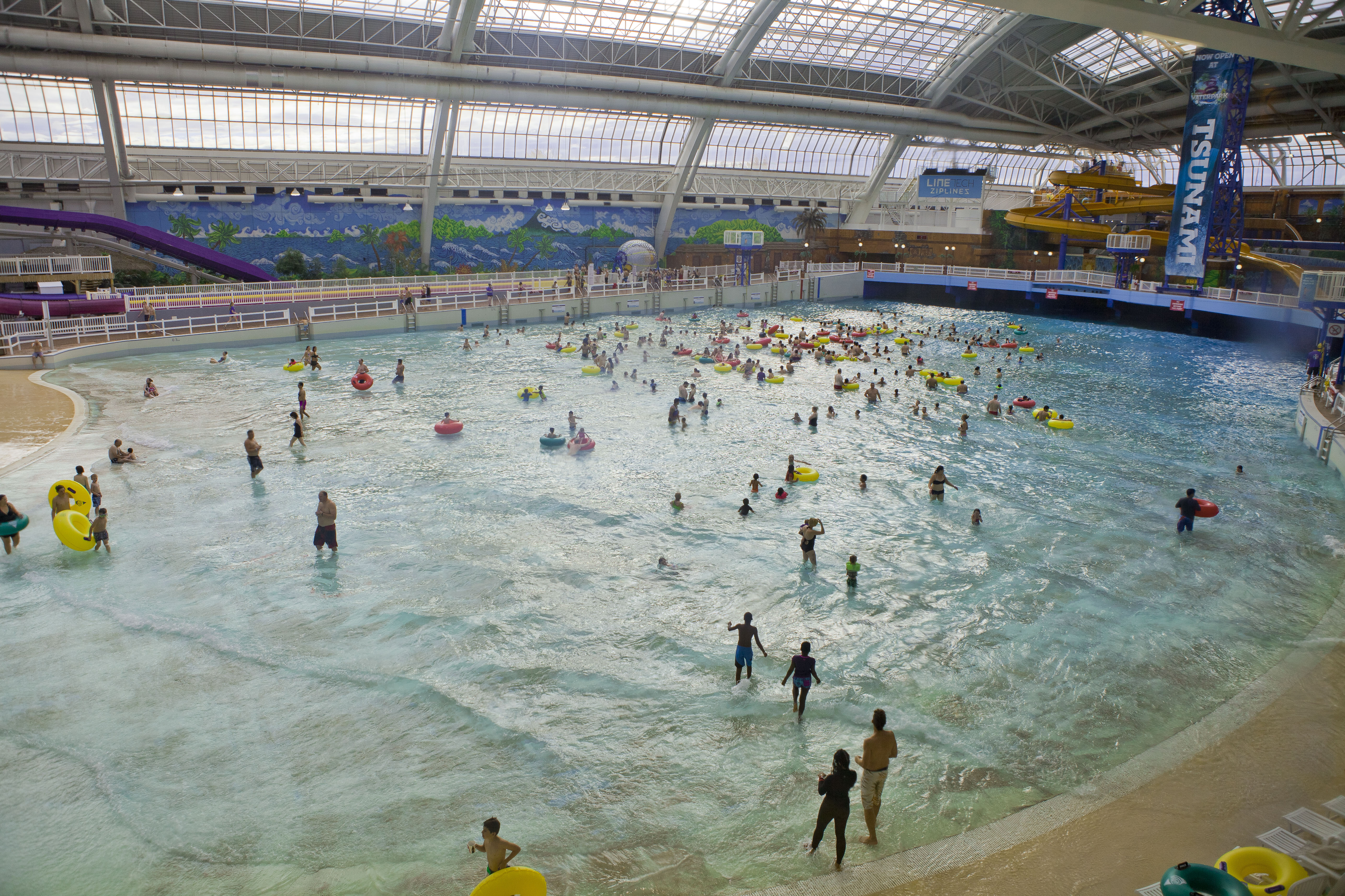 File West Edmonton Mall Water Park Edmonton Alberta Jpg Wikimedia Commons