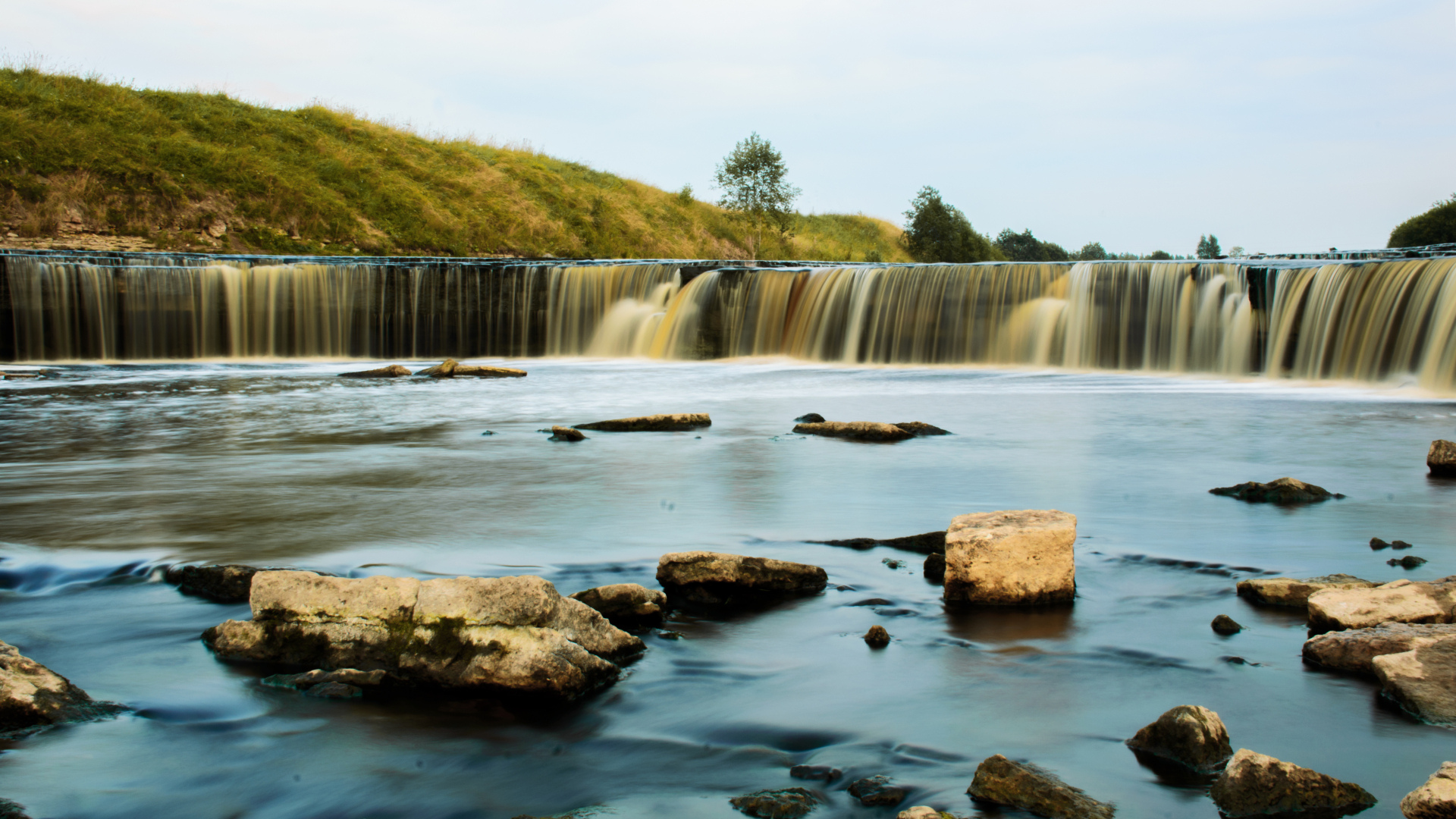 Красивое фото с водопадами Карелии