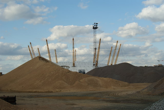 File:Aggregates Depot, North Greenwich - geograph.org.uk - 1468441.jpg